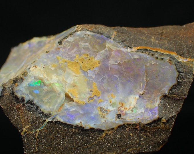 BOULDER OPAL 4,0 x 3,0 x 2,8 cm from AUSTRALIA 12964