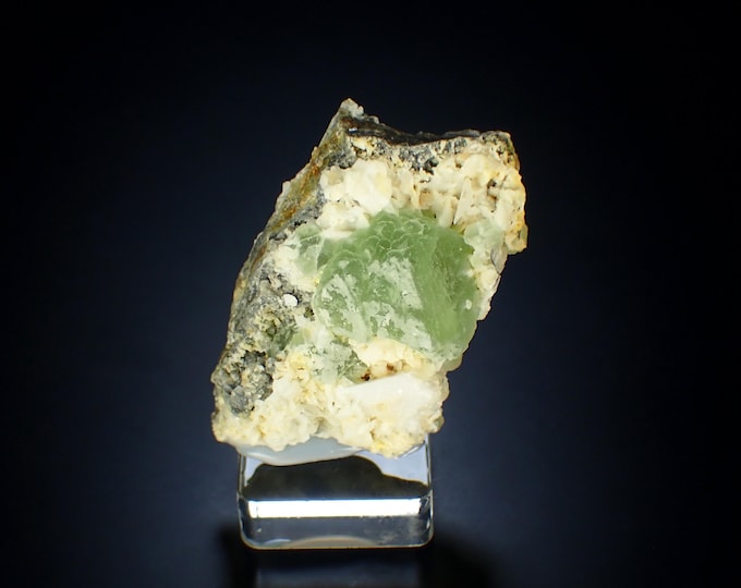 fluorescent FLUORITE with Calcite and Quartz - Dalnegorsk, Russia