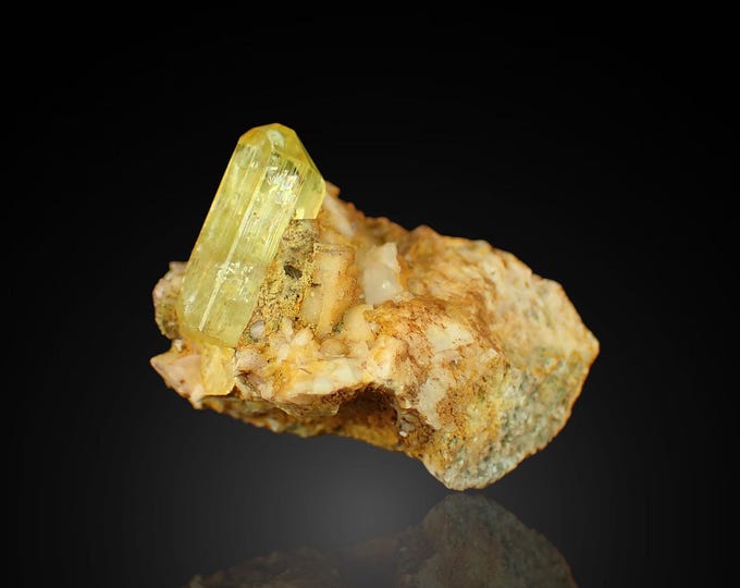 APATITE crystal on matrix 2,2 x 2,1 x 1,3 cm MOROCCO 13131