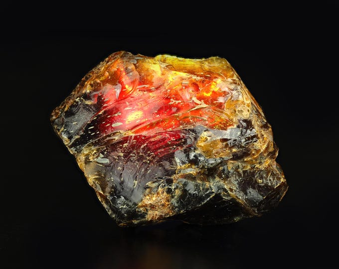fluorescent AMBER 8,0 x 5,8 x 3,2 cm from Indonesia 12647