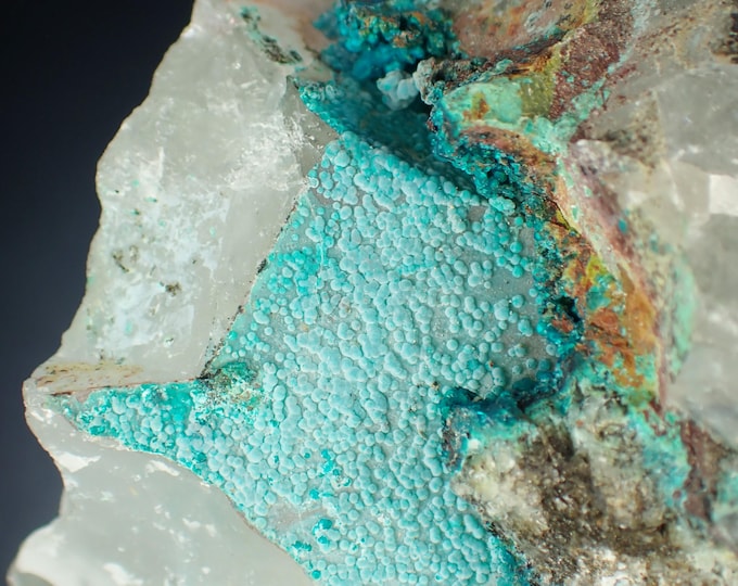 CHRYSOCOLLA on quartz 6,4 x 4,5 x 3,4 cm from CHILE