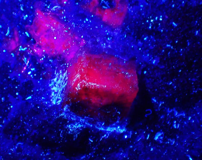 fluorescent FLUORITE crystals 7,0 x 4,6 x 1,5 cm Mexico 11933