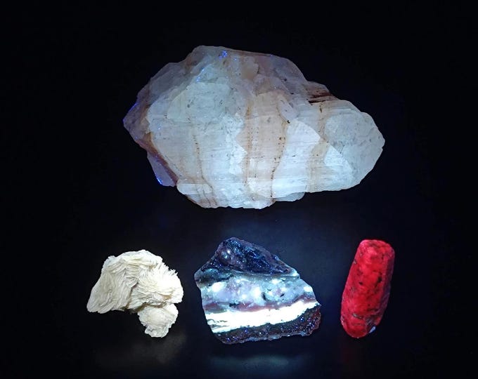 FLUORESCENT set of 4 specimens 9,5 x 5,7 x 5,0 cm