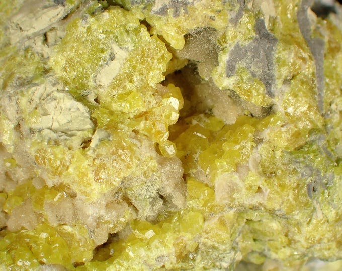 Sulphur with Fluorescent Calcite 9,5 x 6,5 x 6,0 cm - Machów, Poland