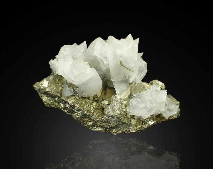 PYRITE with fluorescent calcite 12,5 x 8,0 x 7,0 cm KOSOVO