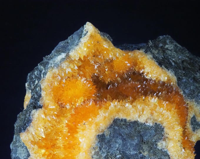 CALCITE fluorescent crystals 8,0 x 6,0 x 5,0 cm POLAND