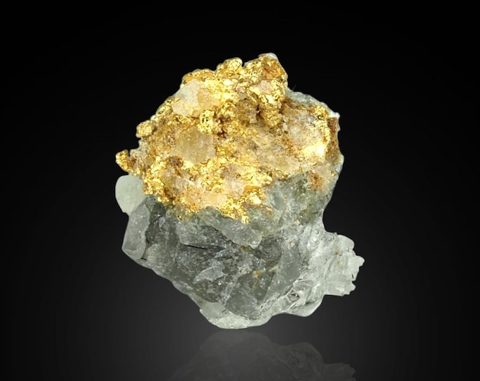 NATIVE GOLD crystalline specimen 0,3 x 0,2 x 0,1 cm USA 13360