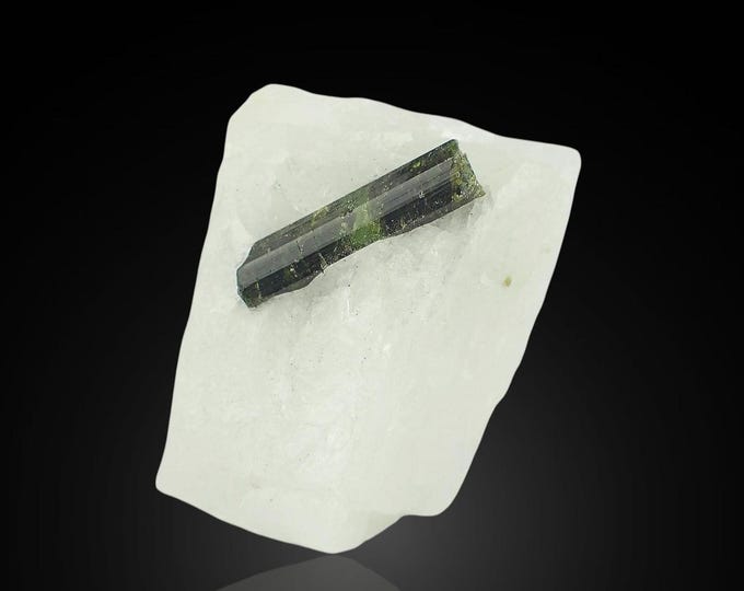 TOURMALINE green crystals in quartz 4,2 x 3,5 x 3,2 cm BRAZIL 11602