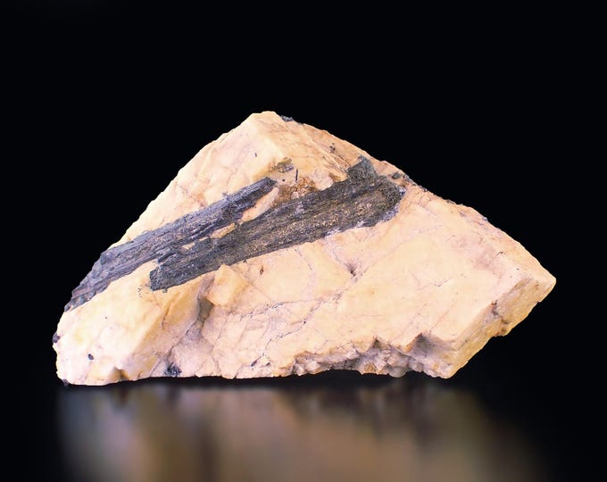 TOURMALINE black crystals 11,0 x 6,0 x 4,0 cm POLAND