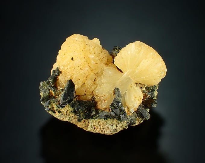 STELLERITE rare crystals 5,0 x 3,5 x 3,5 cm from MALI 11889