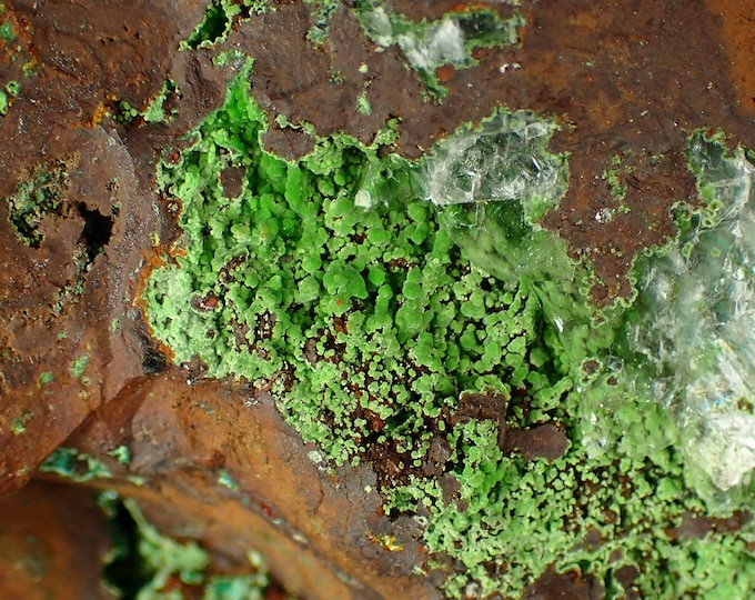CONICHALCITE with calcite 8,0 x 4,0 x 3,5 cm Ojuela Mine, MEXICO
