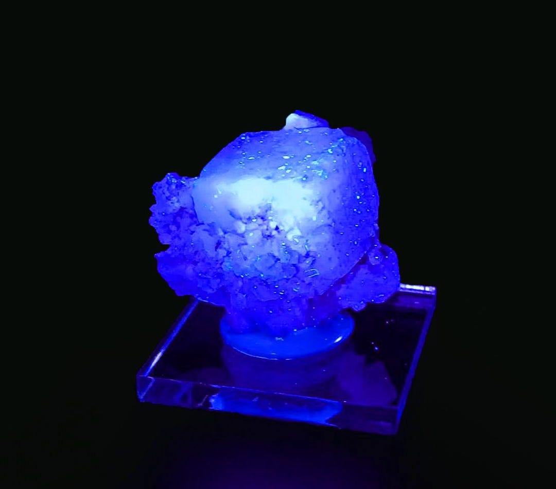 蛍光 フローライト 4,0 x 3,5 x 3,3 cm ドイツ 12424 - Etsy 日本