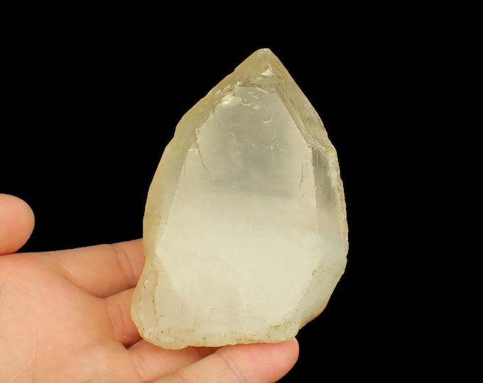 QUARTZ crystal 9,0 x 6,0 x 4,5 cm NEPAL 13015