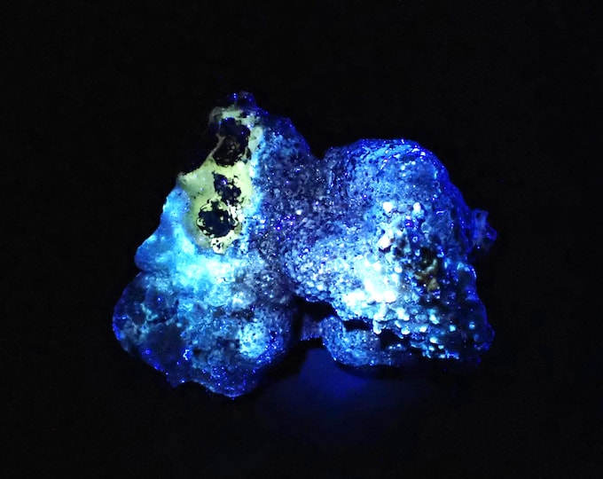 SMITHSONITE and calcite fluorescent crystals 9,5 x 6,0 x 3,5 cm - MEXICO