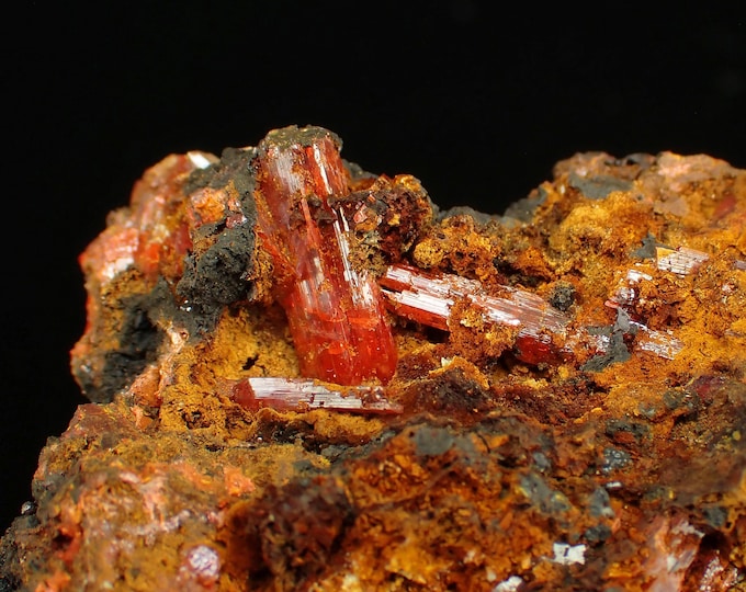 CROCOITE crystals 4,2 x 3,0 x 2,3 cm from AUSTRALIA 13222