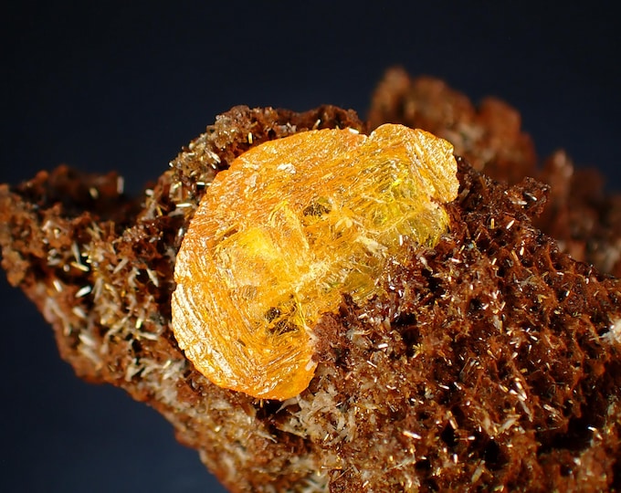 WULFENITE with endlichite crystals 6,7 x 3,0 x 2,3 cm MEXICO