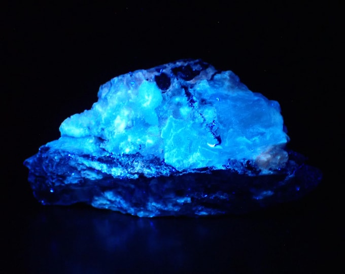 TALC with spahlerite, fluorescent specimen 7,2 x 3,7 x 3,5 cm U.S.