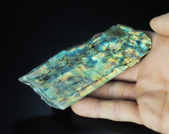 multicolor LABRADORITE polished 10,0 x 4,0 x 1,8 cm MADAGASCAR