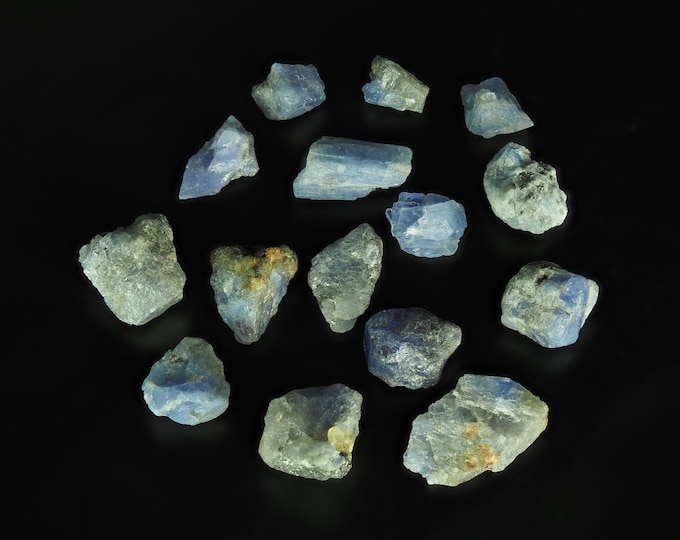 Set of Blue Tanzanite Crystals 100 ct from TANZANIA