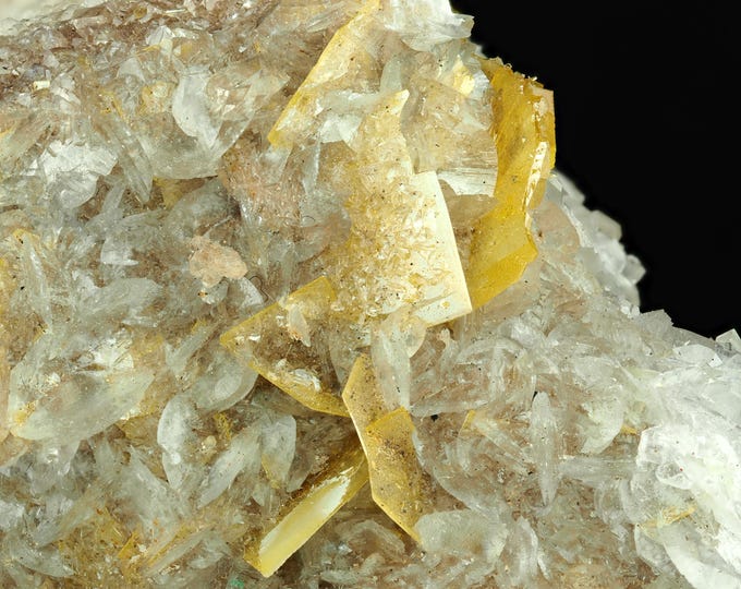WULFENITE on calcite 8,8 x 4,5 x 2,2 cm from U.S. 12404