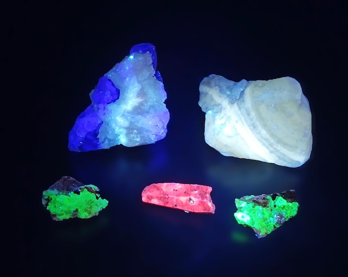 FLUORESCENT set of 5 specimens 5,8 x 3,5 x 3,5 cm