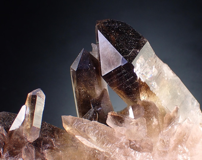 SMOKY QUARTZ crystal cluster 8,7 x 6,0 x 2,0 cm U.S.
