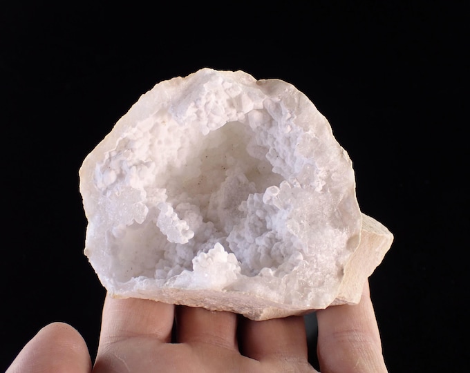 QUARTZ geode crystals 8,0 x 5,9 x 4,7 cm from MOROCCO