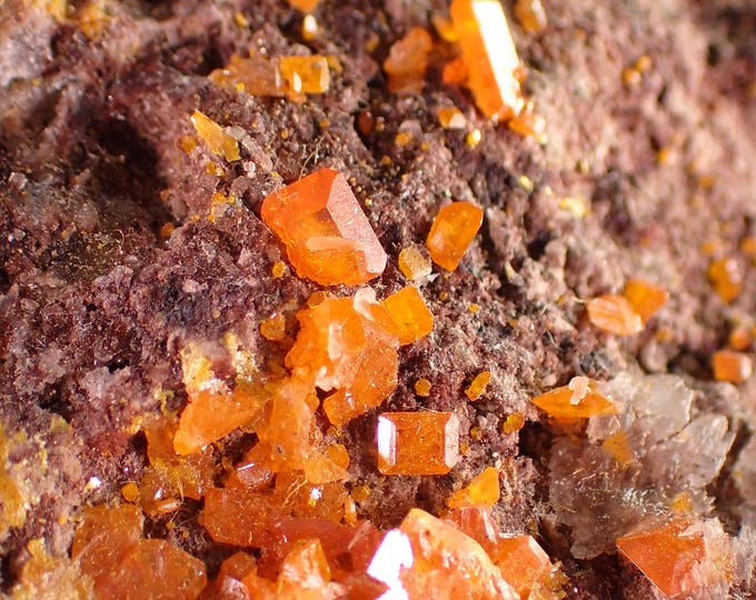 WULFENITE with fluorescent smithsonite 9,0 x 8,0 x 5,5 cm Red Cloud mine, U.S.