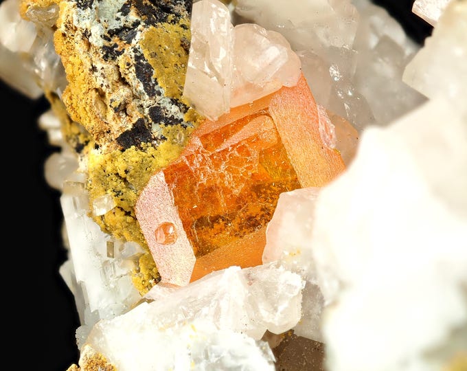 perfect WULFENITE on calcite 7,0 x 5,3 x 2,8 cm from MEXICO 12534