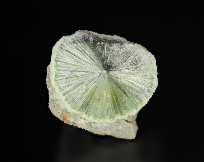 WAVELLITE Crystal on Matrix 1,6 x 1,5 x 1,2 cm - Mauldin Mt., USA
