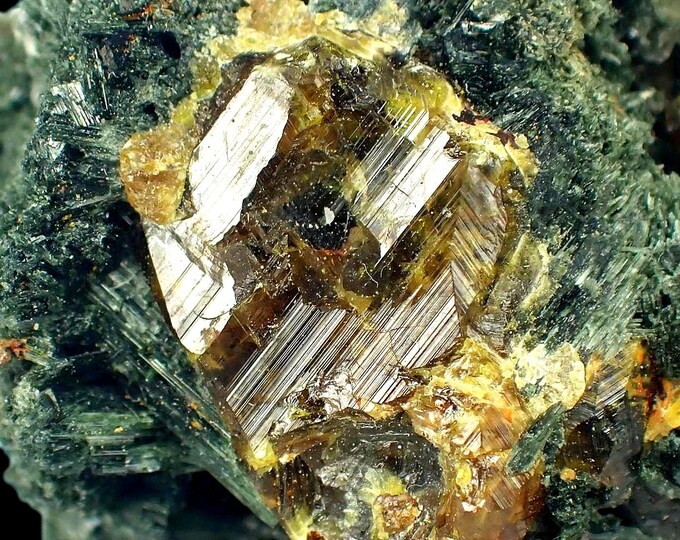 ANDRADITE garnet with actinolite 3,3 x 2,3 x 1,7 cm *13484
