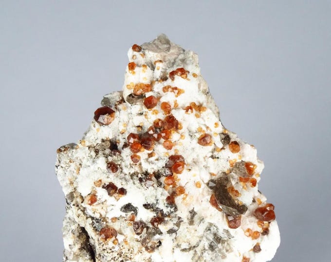 SPESSARTINE garnet on albite 3,5 x 2,4 x 1,3 cm CHINA Tongbei