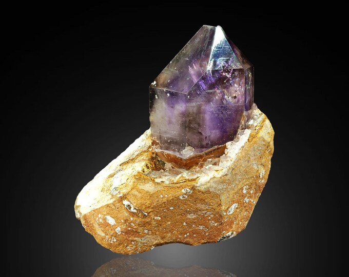 AMETHYST crystal on matrix 9,0 x 7,5 x 6,8 cm NAMIBIA 12677