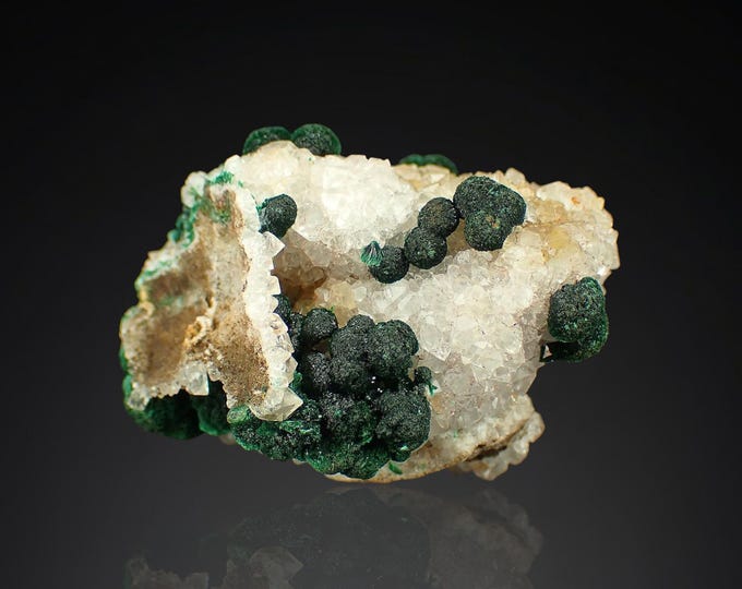 MALACHITE on quartz crystals 5,2 x 3,8 x 3,0 cm DR Congo