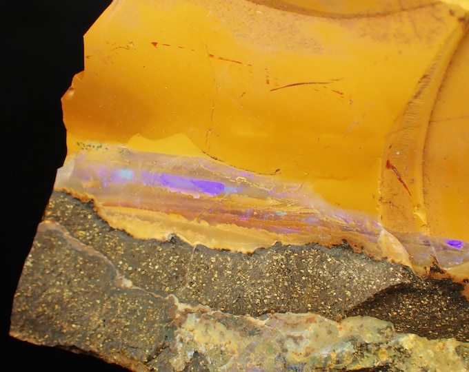 BOULDER OPAL 7,3 x 4,5 x 3,0 cm from AUSTRALIA