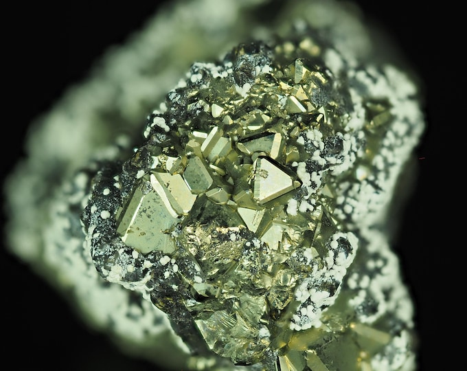 PYRITE octahedral crystals 4,4 x 3,2 x 3,0 cm from PERU