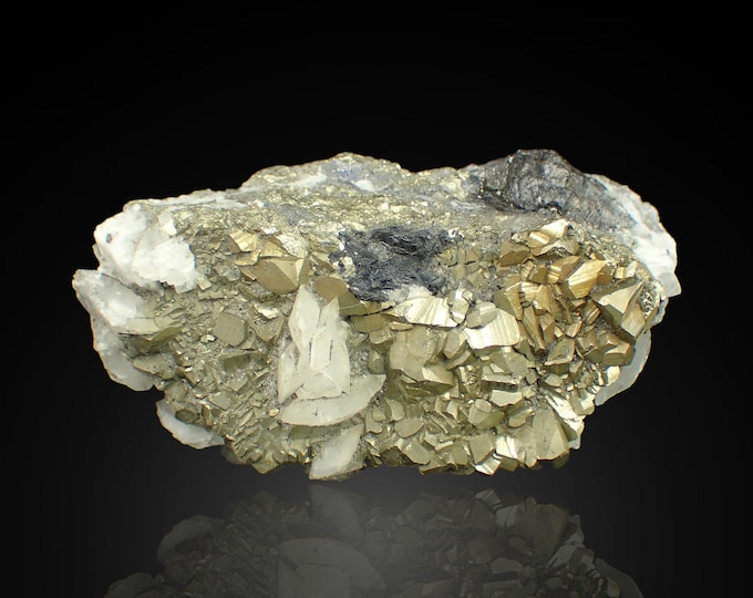 PYRITE with fluorescent calcite 9,0 x 3,7 x 3,3 cm KOSOVO 13196