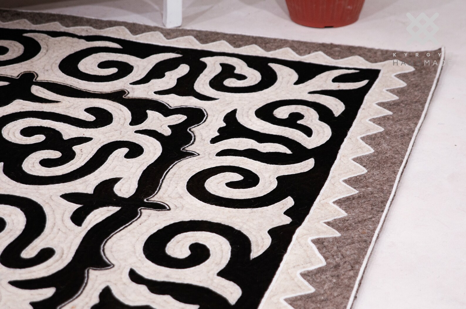 Black&White WOOL RUG Kyrgyz Felt Carpet 6x6 feet Handmade Etsy