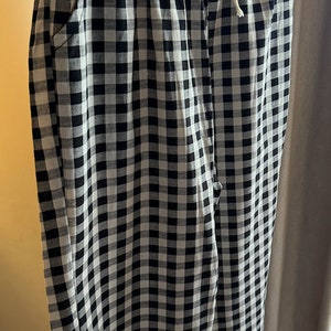 Womens/Girls Black and White Check Capri Pants Small image 8