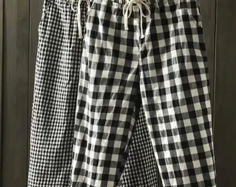 Womens/Girls Black and White Check Capri Pants Small