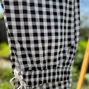 Womens/Girls Black and White Check Capri Pants Small image 4