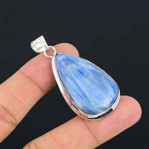 Ciondolo in cianite blu a forma di pera: gioielli fatti a mano in argento sterling 925