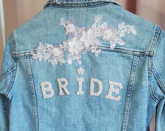 Veste en jeans Bride customisée pour mariée