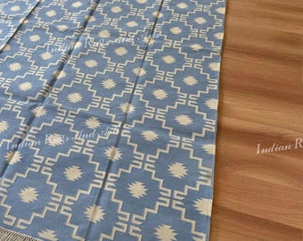 Tapis tissé à plat en coton tissé à la main | Carpette bleu géométrique à franges | de sol style bohème kilim | Articles de décoration pour le salon et la chambre à coucher