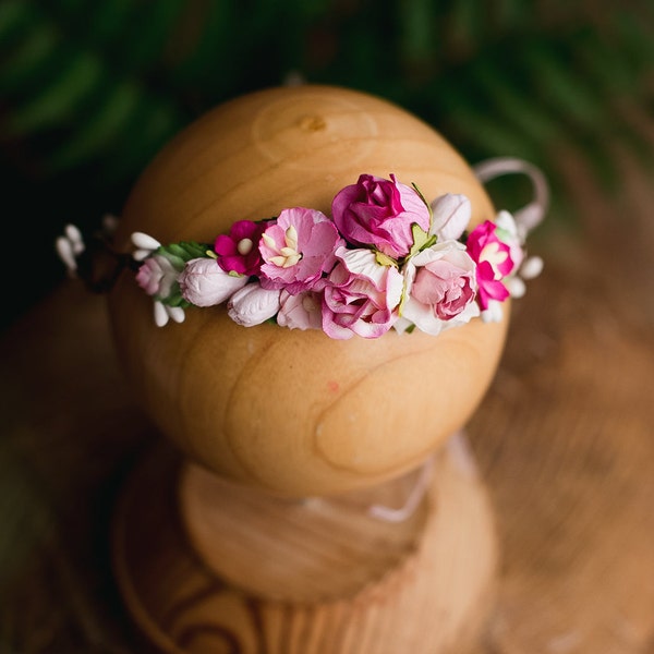 Couronne de fleur rose romantique de babygirl, couronne de bébé, bandeau de bébé, accessoire de photoshoot, halo de chéri, bandeau de gardienne, coiffure d’enfant en bas âge