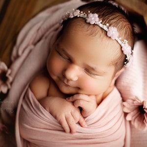 Tender and beautiful powder pink baby girl headband, baby flower halo, girl flower crown, newborn photography, prop, photoshoot,tieback prop