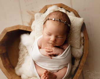 Absolutely stunning jute rope headband with little golden stars and pearls, baby wreath, star tieback, photoshoot prop, newborn halo