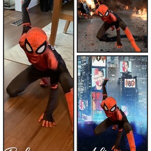 Op de afbeelding: Twee afbeeldingen van een persoon die verkleed is als Spider-Man in een rood-zwart kostuum. De eerste afbeelding toont de persoon in een kamer met een houten vloer. De tweede afbeelding toont de persoon in een digitaal gecre&euml;erde sc&egrave;ne met een stadsbeeld op de achtergrond. De tekst "Public Enemy" is zichtbaar op een billboard op de achtergrond.