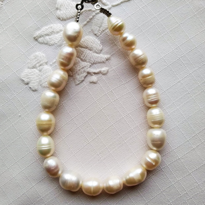 Vintage Round Freshwater pearl bracelet Rice pearl strand 10 13 mm white baroque teardrop pearl beads 9-inch wedding pearls