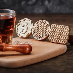 Sello de hielo con monograma, sello de cubitos de hielo con logotipo de Bar Ware, sello de cubitos de hielo con logotipo, sello de hielo de whisky personalizado.